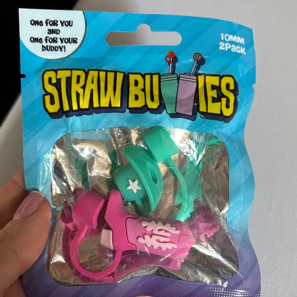 Straw toppers